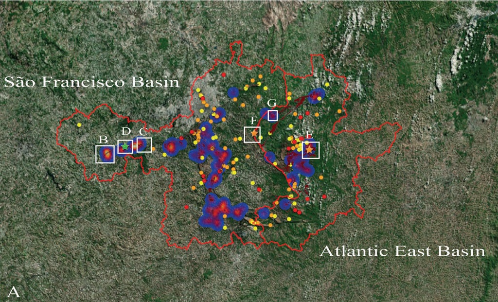 Imagem de satélite da região do Quadrilátero Ferrífero, Minas Gerais, com indicação das bacias hidrográficas, elaborada com os dados do Atlas Digital Geoambiental.